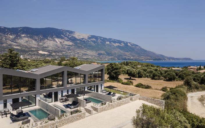 Image No.7-8 Bed Commercial for sale