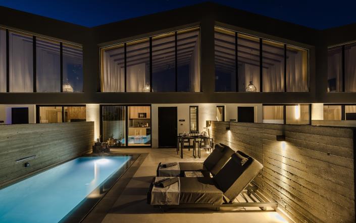 Image No.13-8 Bed Commercial for sale