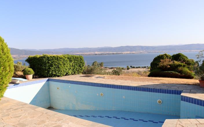 Image No.7-4 Bed Vineyard for sale