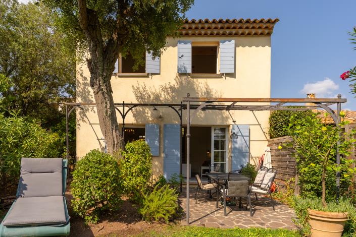 Image No.1-2 Bed Villa for sale