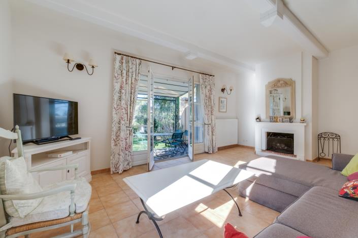 Image No.8-3 Bed House for sale