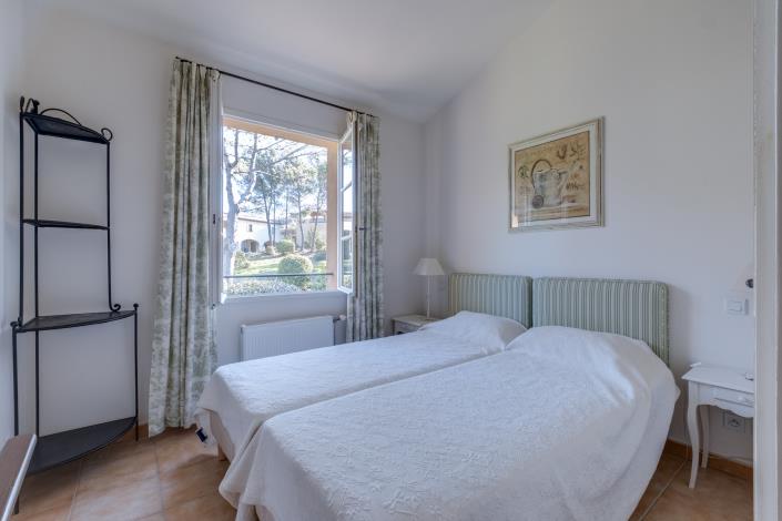 Image No.18-3 Bed House for sale