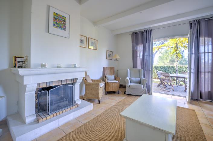 Image No.10-3 Bed House for sale