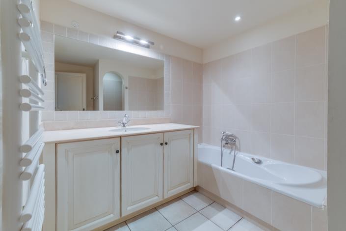 Image No.12-2 Bed Semi-Detached for sale