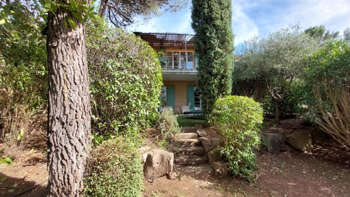 Image No.4-2 Bed House for sale