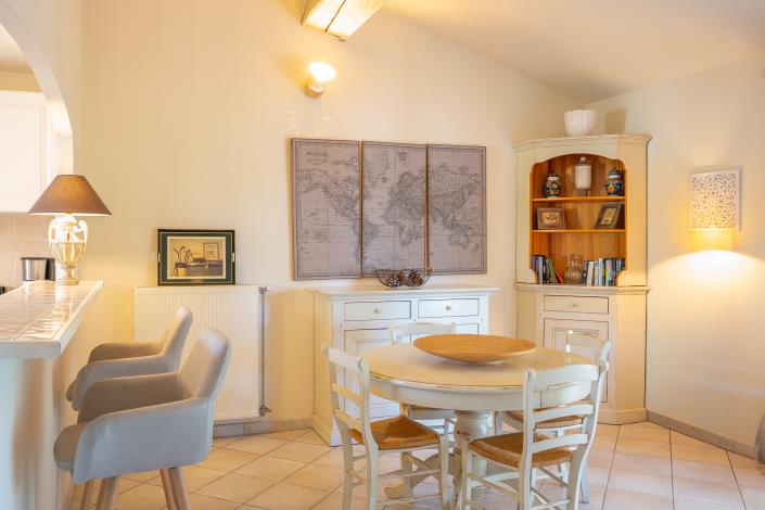 Image No.14-2 Bed House for sale