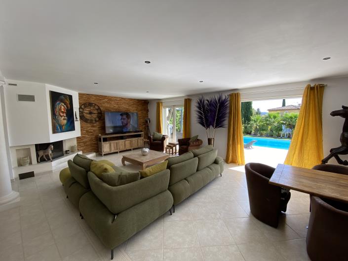 Image No.10-4 Bed Villa / Detached for sale