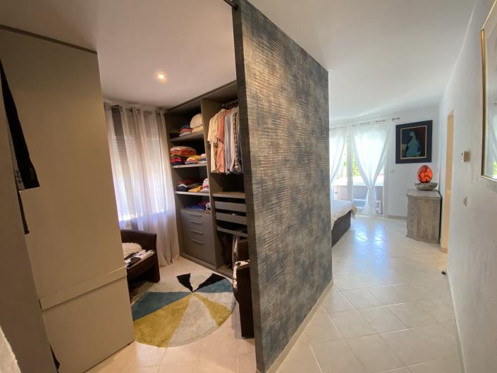 Image No.13-4 Bed Villa / Detached for sale