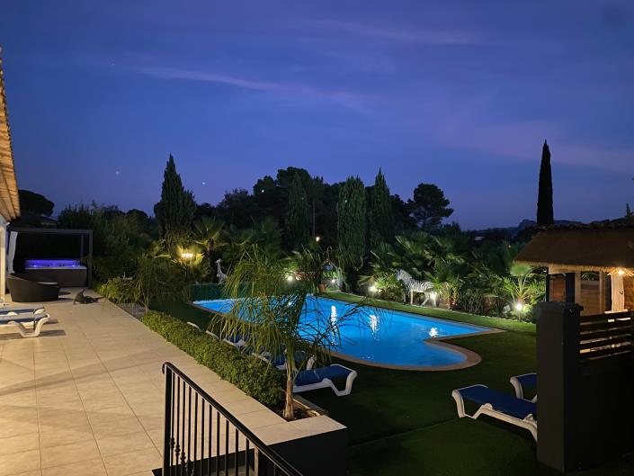 Image No.3-4 Bed Villa / Detached for sale