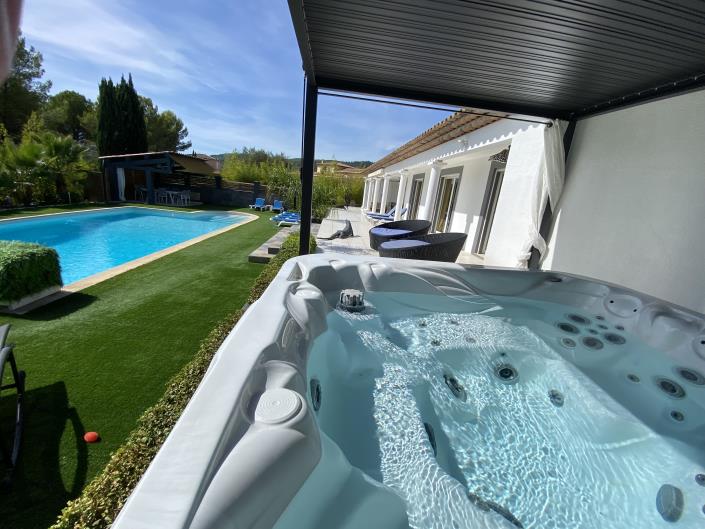 Image No.6-4 Bed Villa / Detached for sale