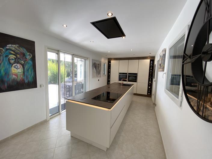 Image No.12-4 Bed Villa / Detached for sale