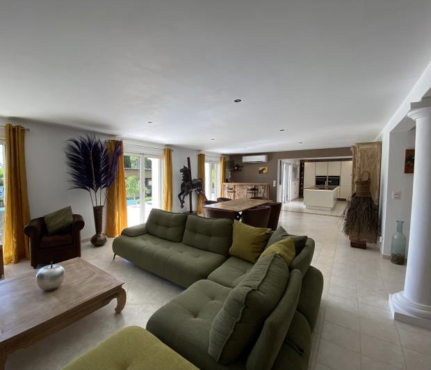 Image No.11-4 Bed Villa / Detached for sale