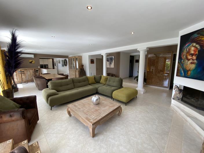 Image No.9-4 Bed Villa / Detached for sale