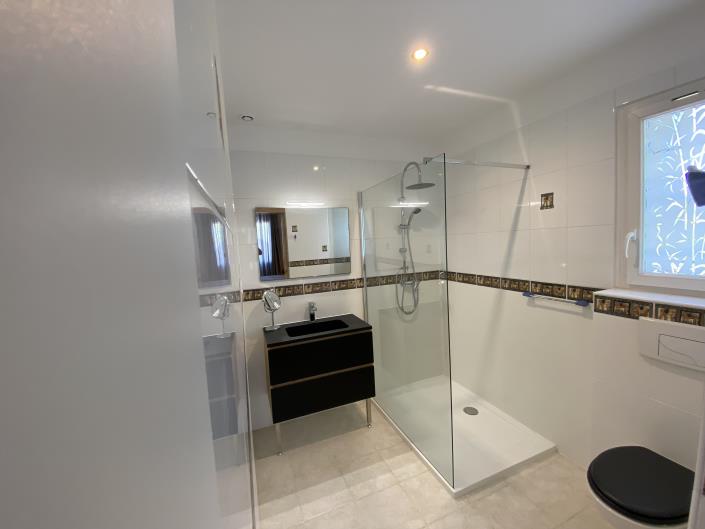 Image No.17-4 Bed Villa / Detached for sale