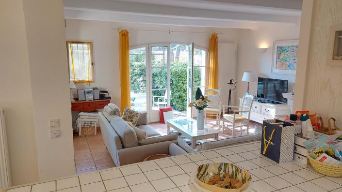 Image No.8-3 Bed House for sale