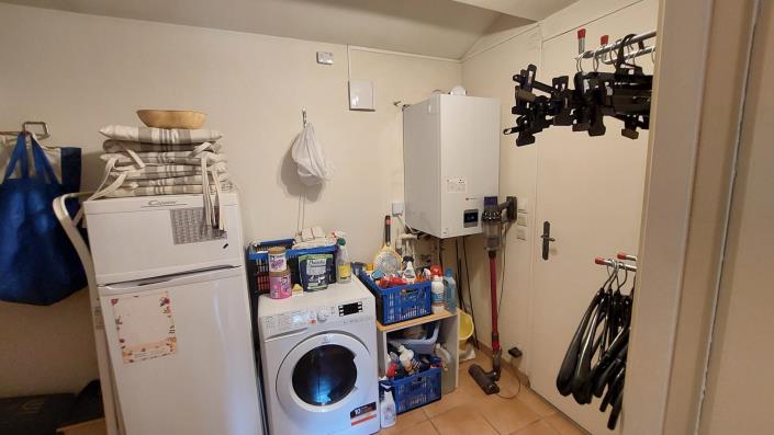 Image No.9-3 Bed House for sale