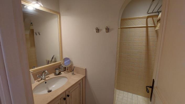 Image No.11-3 Bed House for sale