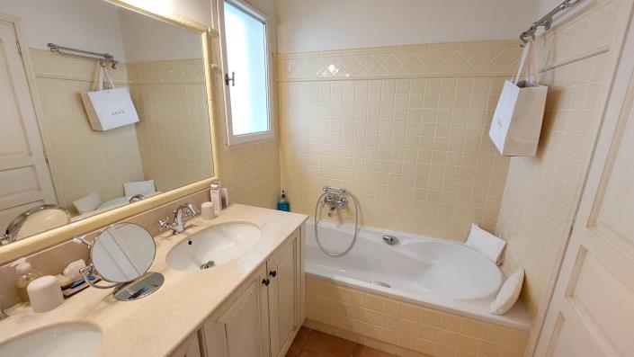 Image No.14-3 Bed House for sale