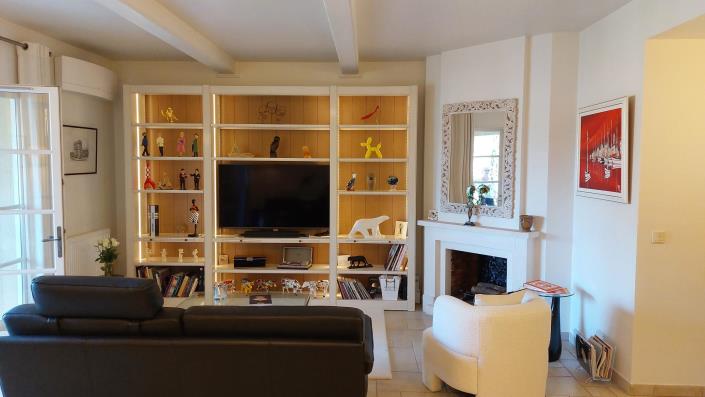 Image No.11-3 Bed House for sale