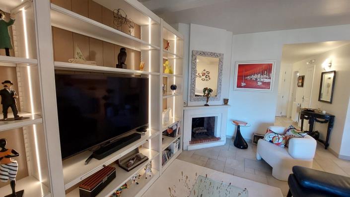 Image No.15-3 Bed House for sale