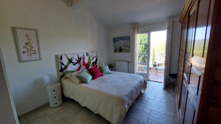 Image No.19-3 Bed House for sale