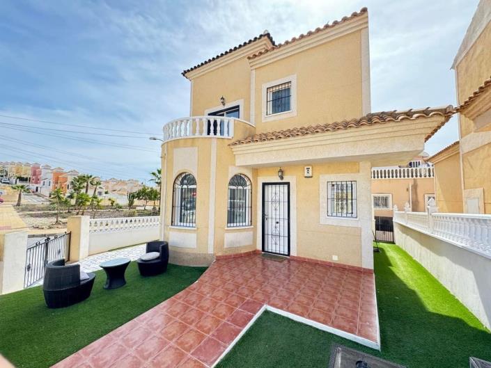 Image No.1-Villa / Détaché de 3 chambres à vendre à Orihuela Costa