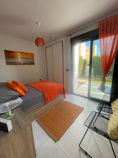 Image No.4-2 Bed Villa / Detached for sale