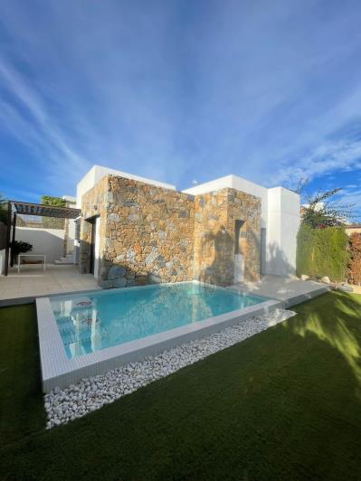 Image No.1-Villa / Détaché de 2 chambres à vendre à Orihuela Costa