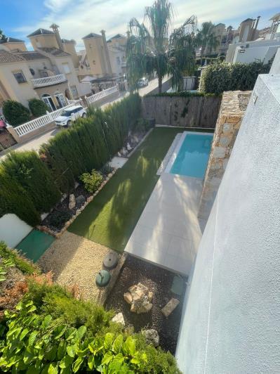 Image No.10-2 Bed Villa / Detached for sale