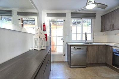 mik08862
