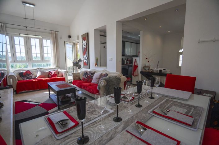 Image No.29-4 Bed Villa / Detached for sale