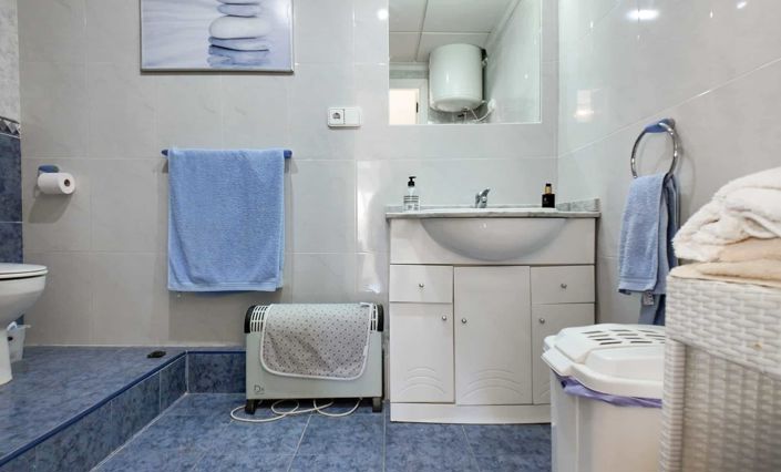 Image No.72-4 Bed Villa / Detached for sale