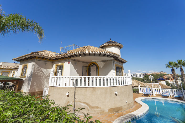 Image No.1-4 Bed Villa for sale