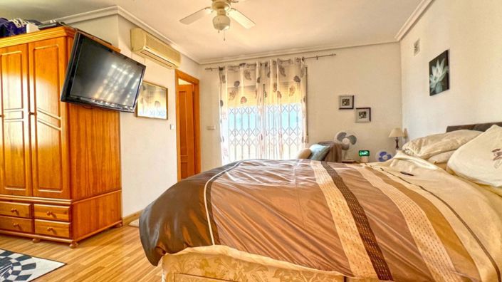 Image No.14-6 Bed Villa for sale