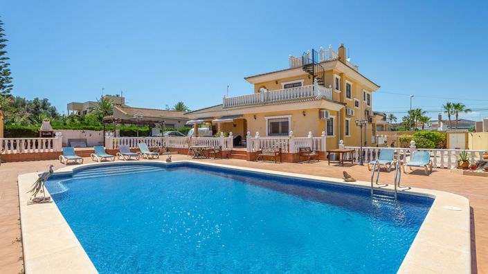 Image No.17-6 Bed Villa for sale