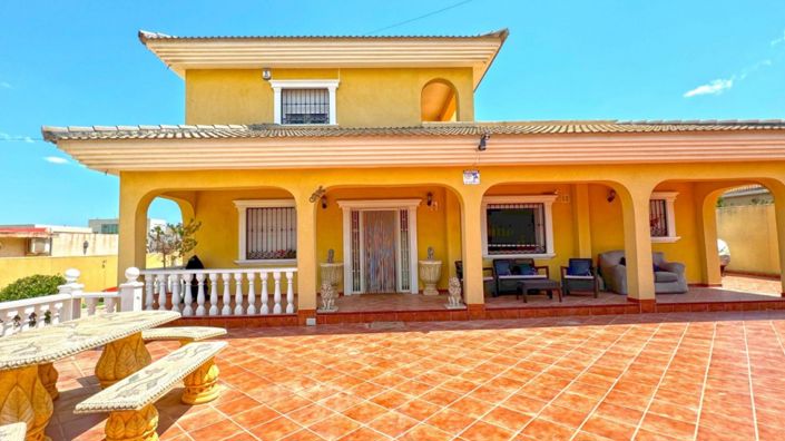 Image No.3-6 Bed Villa for sale