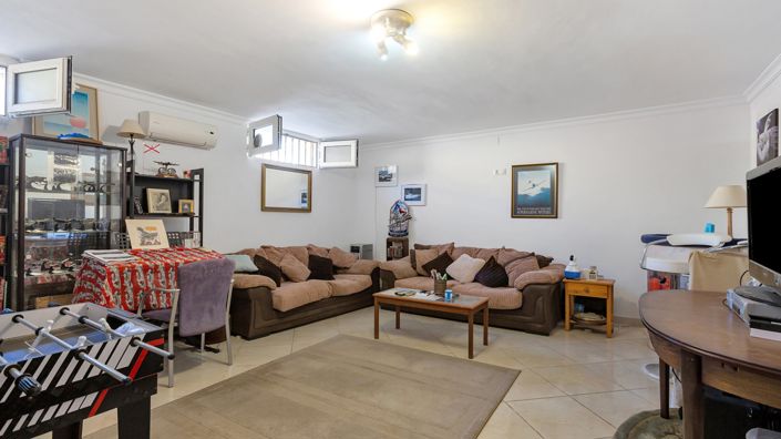 Image No.32-6 Bed Villa for sale