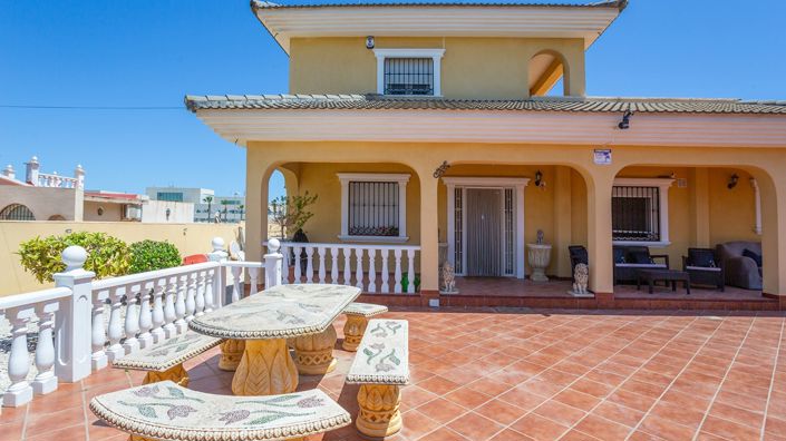 Image No.42-6 Bed Villa for sale