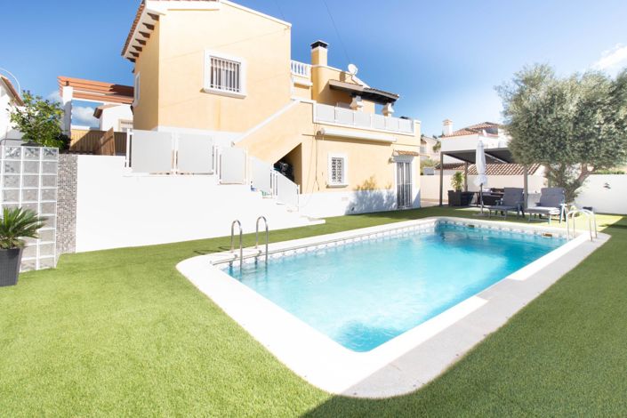 Image No.1-3 Bed Villa for sale