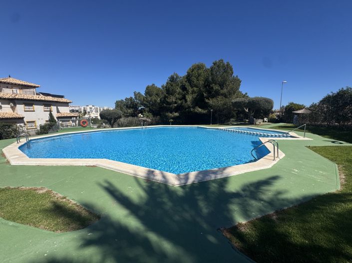 Image No.3-Appartement de 2 chambres à vendre à Villamartin