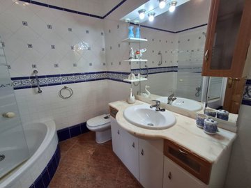img-20241015-wa0015