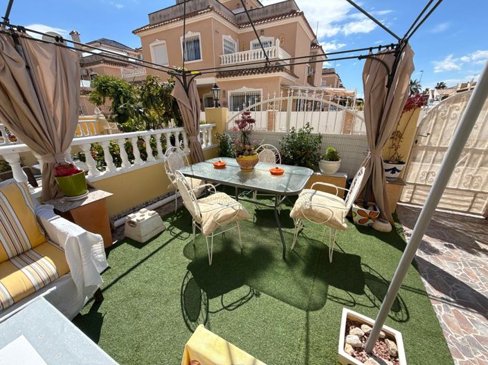 Image No.7-2 Bed Townhouse for sale