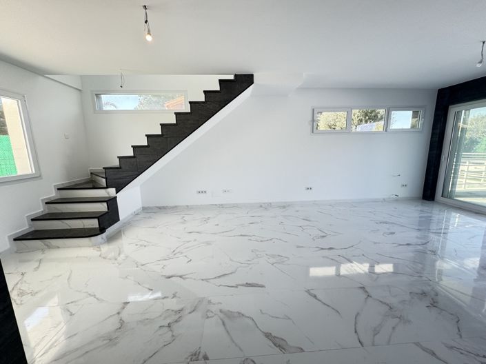 Image No.4-4 Bed Villa for sale