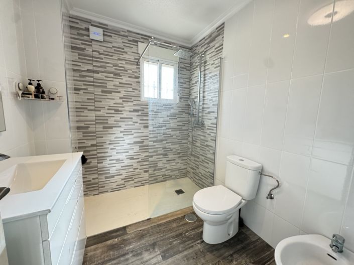 Image No.9-4 Bed Villa for sale