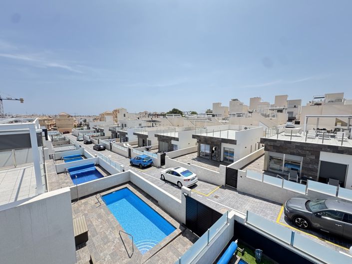 Image No.37-4 Bed Villa for sale