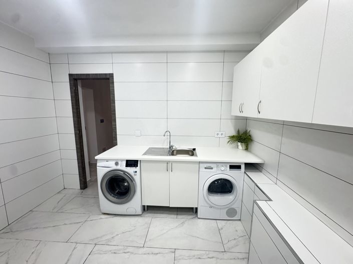 Image No.38-5 Bed Villa for sale