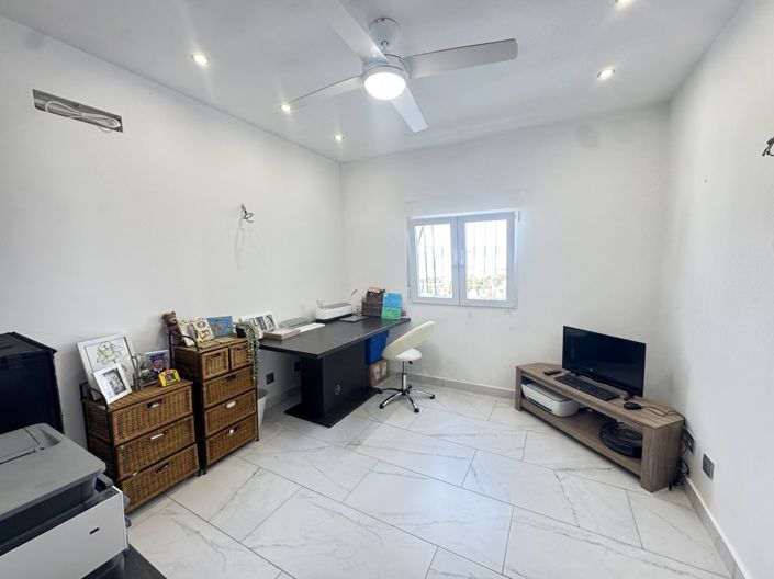 Image No.42-5 Bed Villa for sale