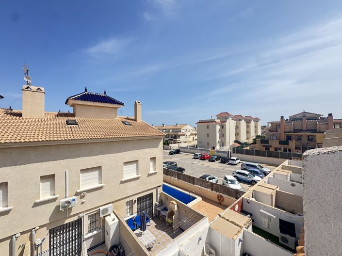 Image No.28-3 Bed Townhouse for sale