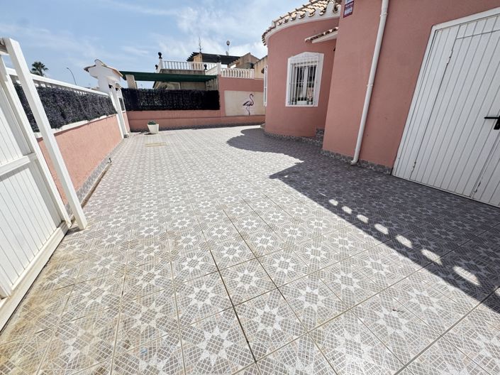 Image No.26-5 Bed Villa for sale