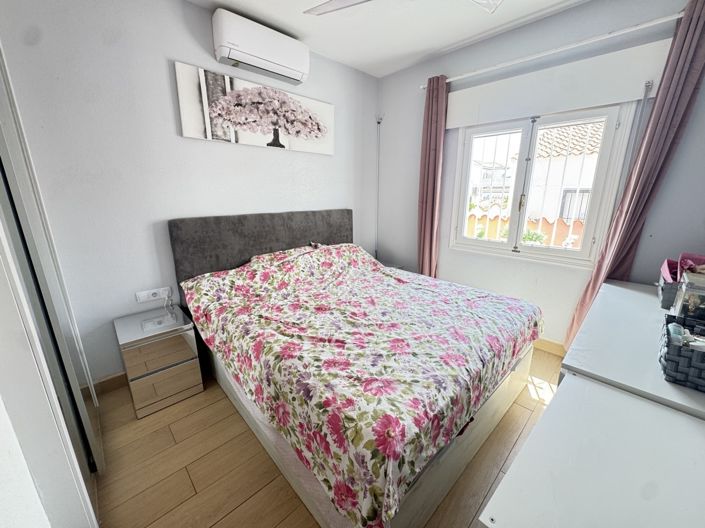 Image No.9-5 Bed Villa for sale